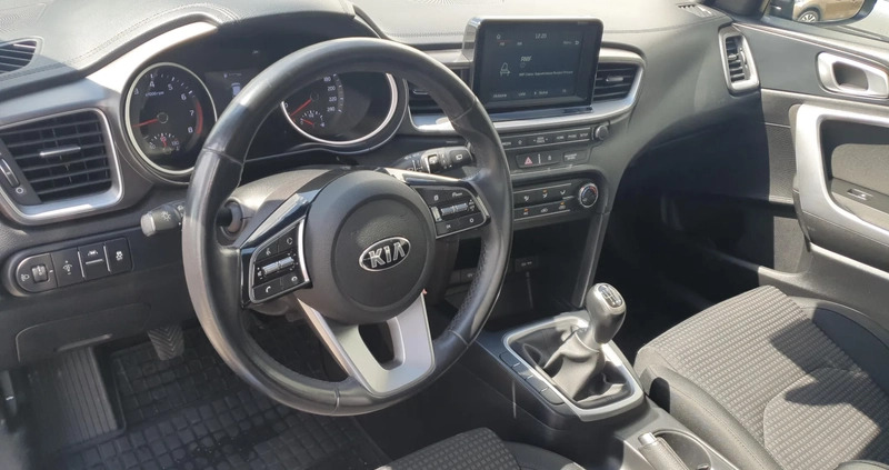 Kia Ceed cena 58000 przebieg: 113800, rok produkcji 2019 z Bytów małe 529